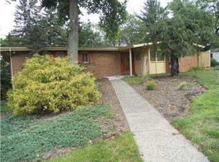 321 Greenfield Dr, Mcmurray, PA 15317