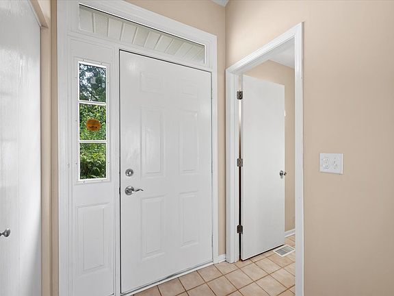 5th image of 4233 Springlake Dr