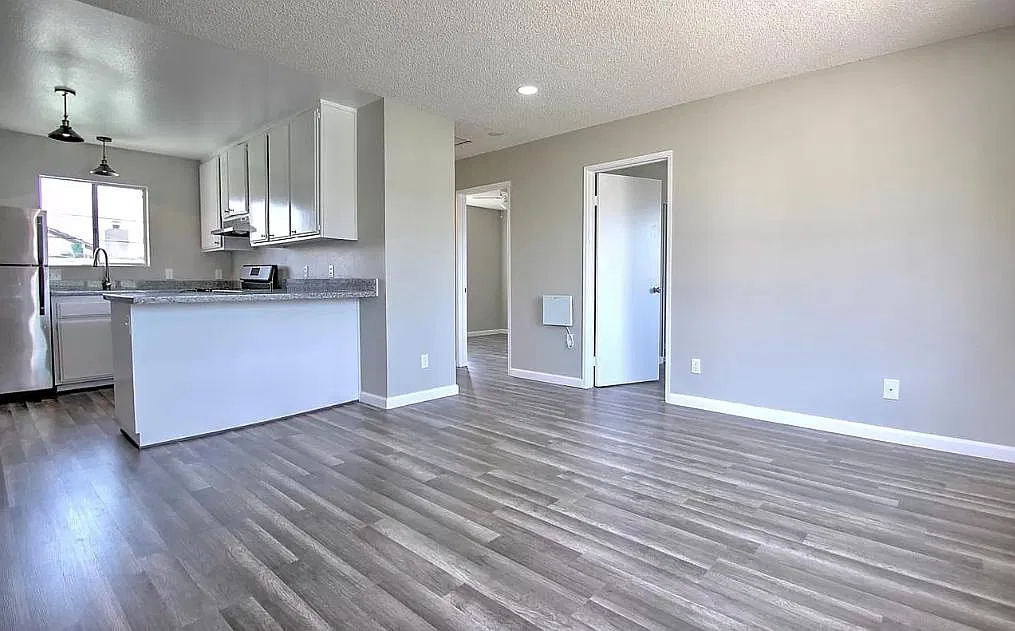 2 bed, 770 sqft, $3,275 — Photo 2