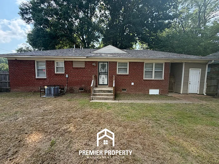 1802 Cornelia Ln — Photo 18