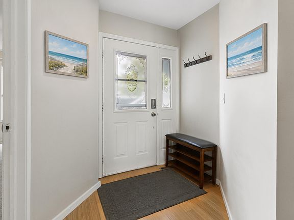 3rd image of 2329 S Pointe Way