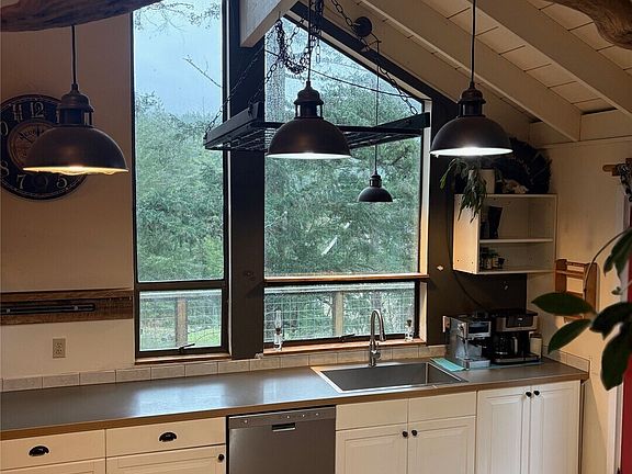 3rd image of 1193 Rosario Road