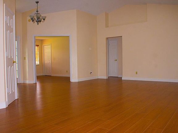 5th image of 761 Meadowside Ct