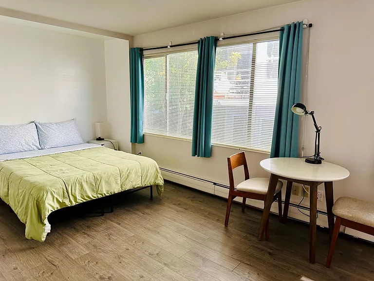 523 E Denny Way #7 — Photo 5