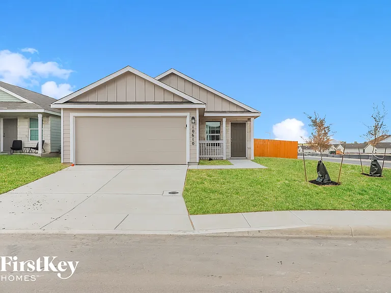 10610 McClintock Dr — Photo 1