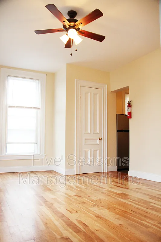 Studio, 1.0 bath, 450 sqft, $1,400 — Photo 2