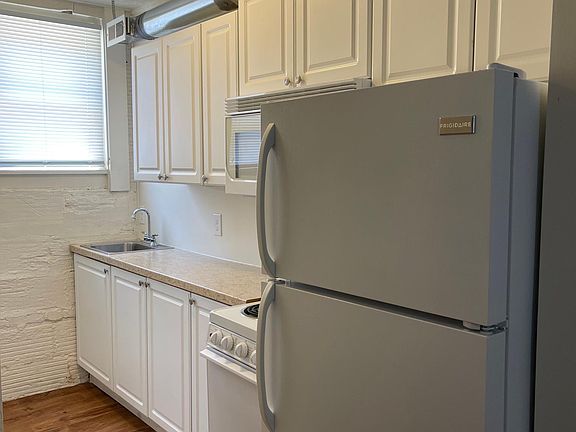 5th image of 2827 N 53rd St #B2