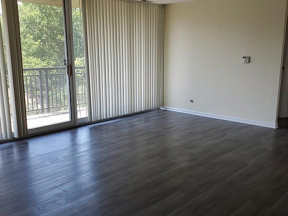 3rd image of 6020 Oakwood Dr APT 4G