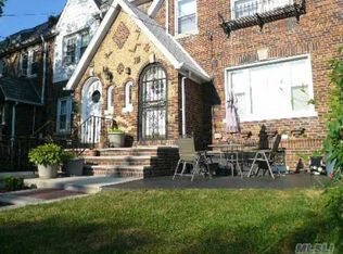 5367 65th Pl, Maspeth, NY 11378