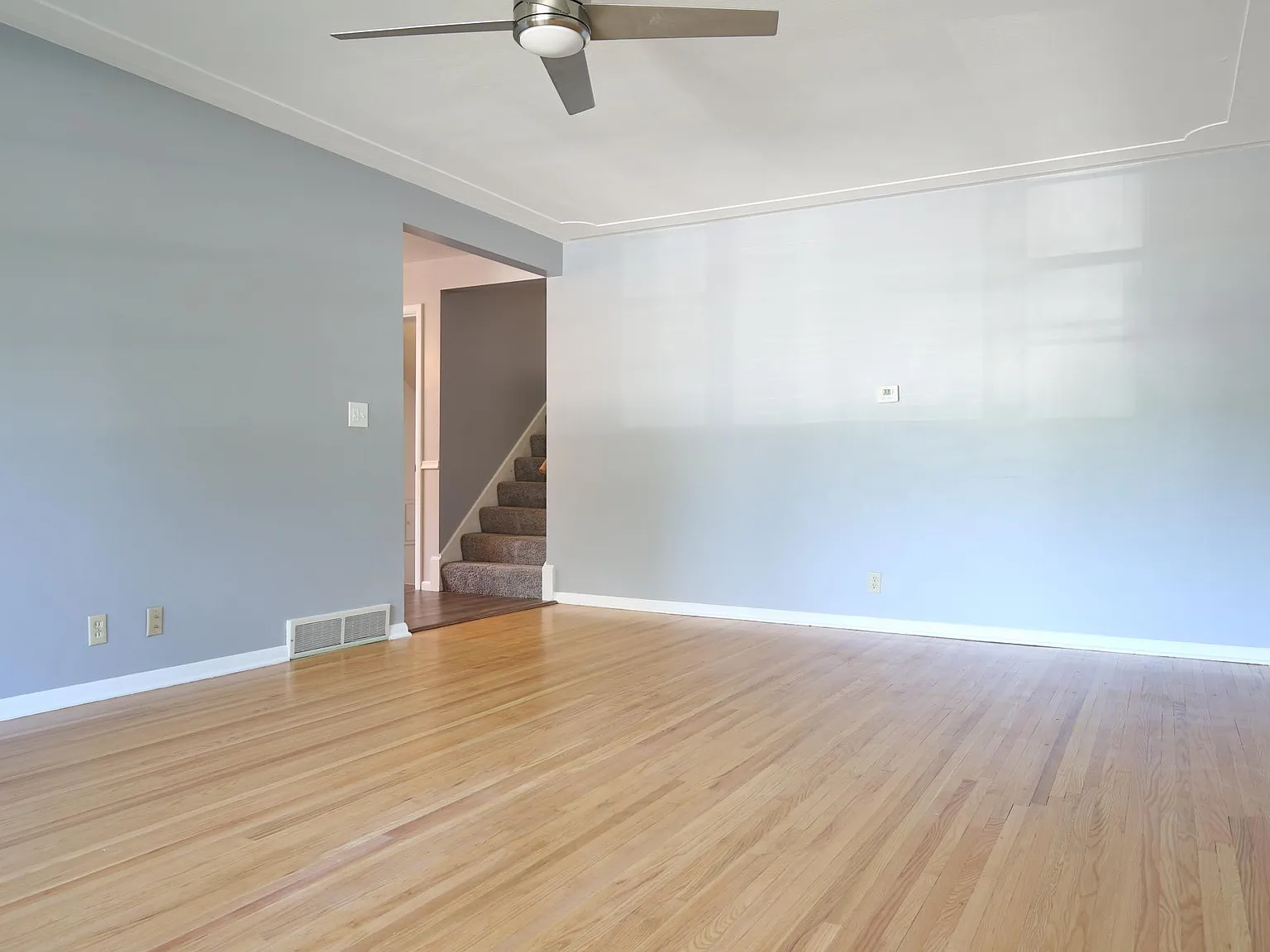 3 bed, 1150 sqft, $2,150 — Photo 3
