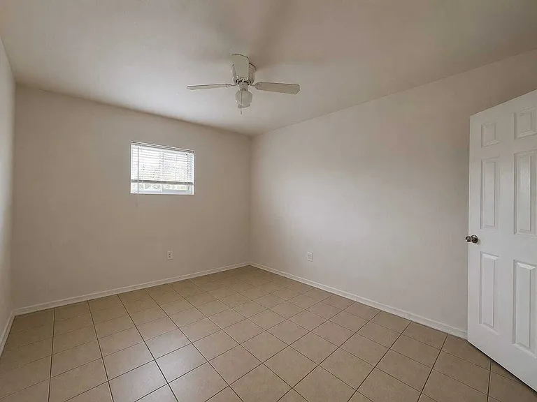 1811 Perkins Ave — Photo 9