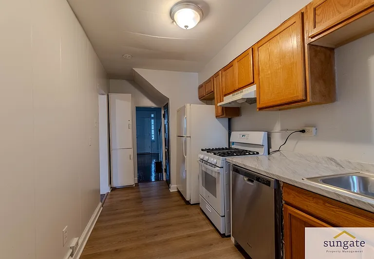 348 E University Pkwy — Photo 14