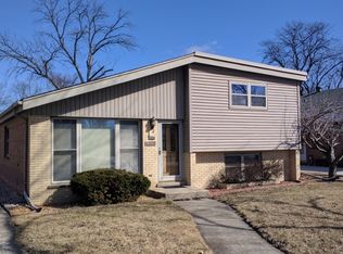 4320 W Adeline Dr, Oak Lawn, IL 60453