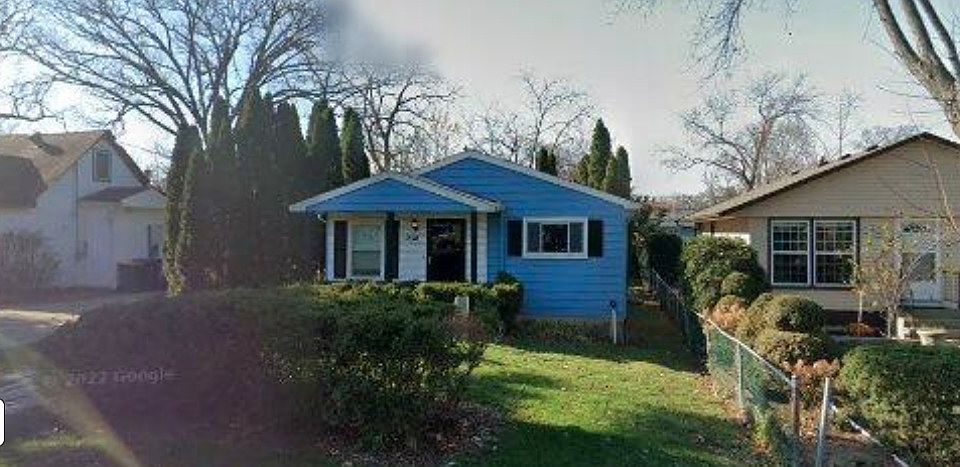 2nd image of 1528 Woodbine Dr