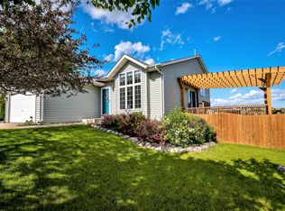 W200N16250 Pine Dr, Jackson, WI 53037