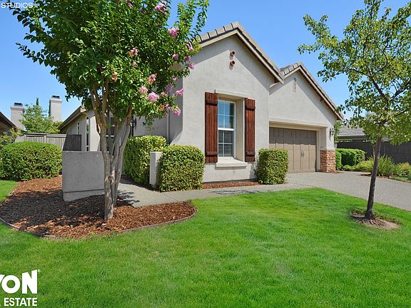 2nd image of 30 Dunswood Pl