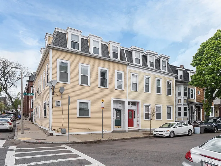 546 E 8th St #1 — Photo 16