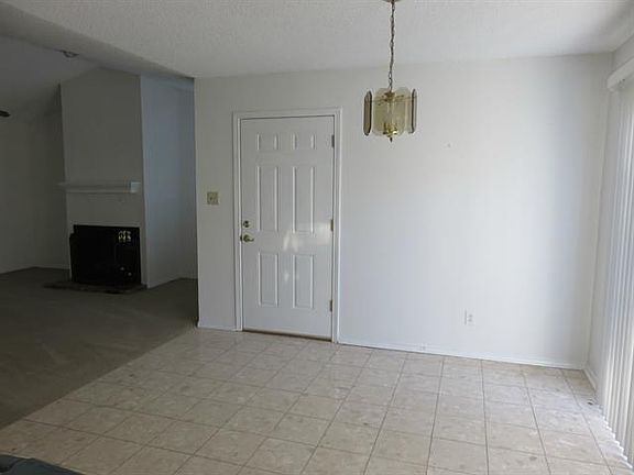 4th image of 2572 Brook Hollow Ct