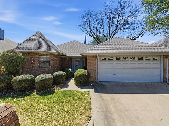 2nd image of 1702 Sully Ct