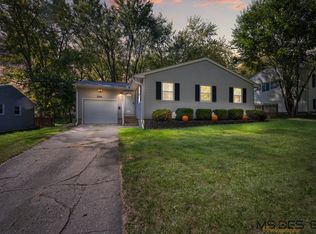 216 E Dresser Rd, Dekalb, IL 60115