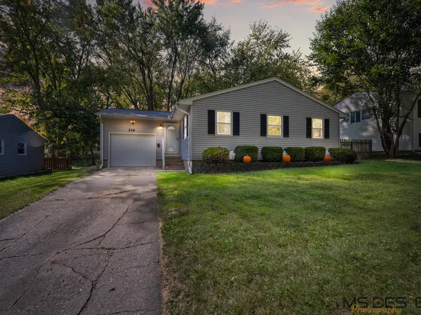 216 E Dresser Rd, Dekalb, IL 60115