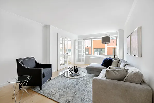 Sold by Compass | media 25