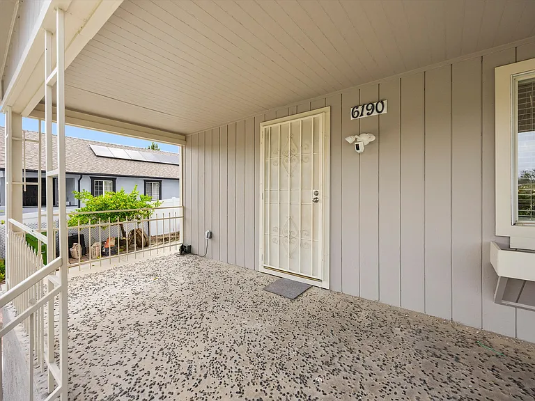 6190 Mesa Ave — Photo 5