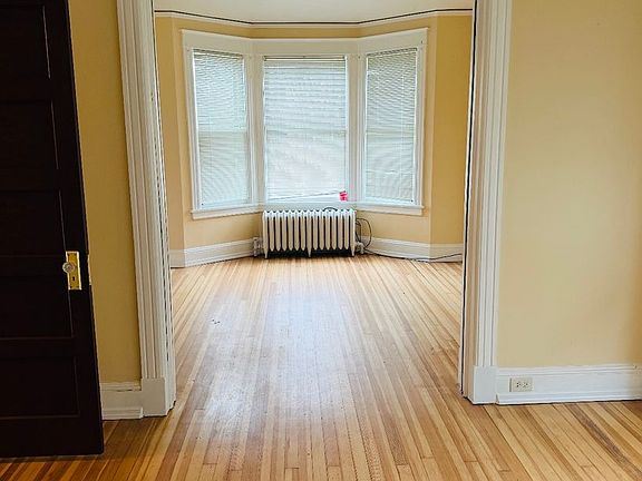 2nd image of 6 Barclay St Floor 2