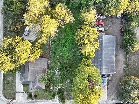 5th image of 1318 Essex LOT 28