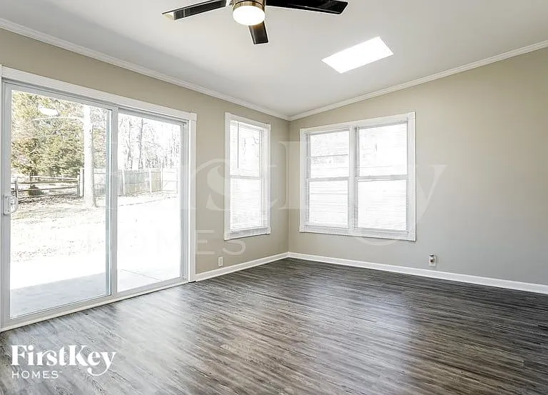 6700 River Hills Dr — Photo 3