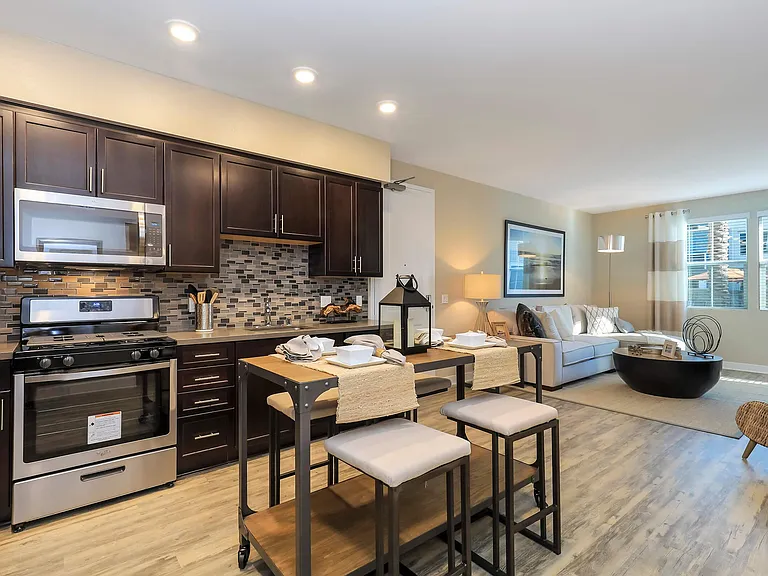 Esencia Sur Apartment Homes — Photo 21