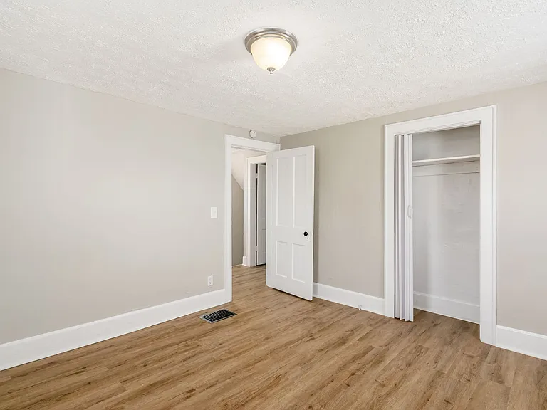 68 W Park Ave — Photo 19