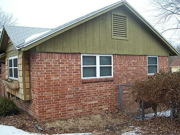 2nd image of 1405 N Buena Vista Cir