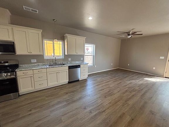 3rd image of 414 N Lala St