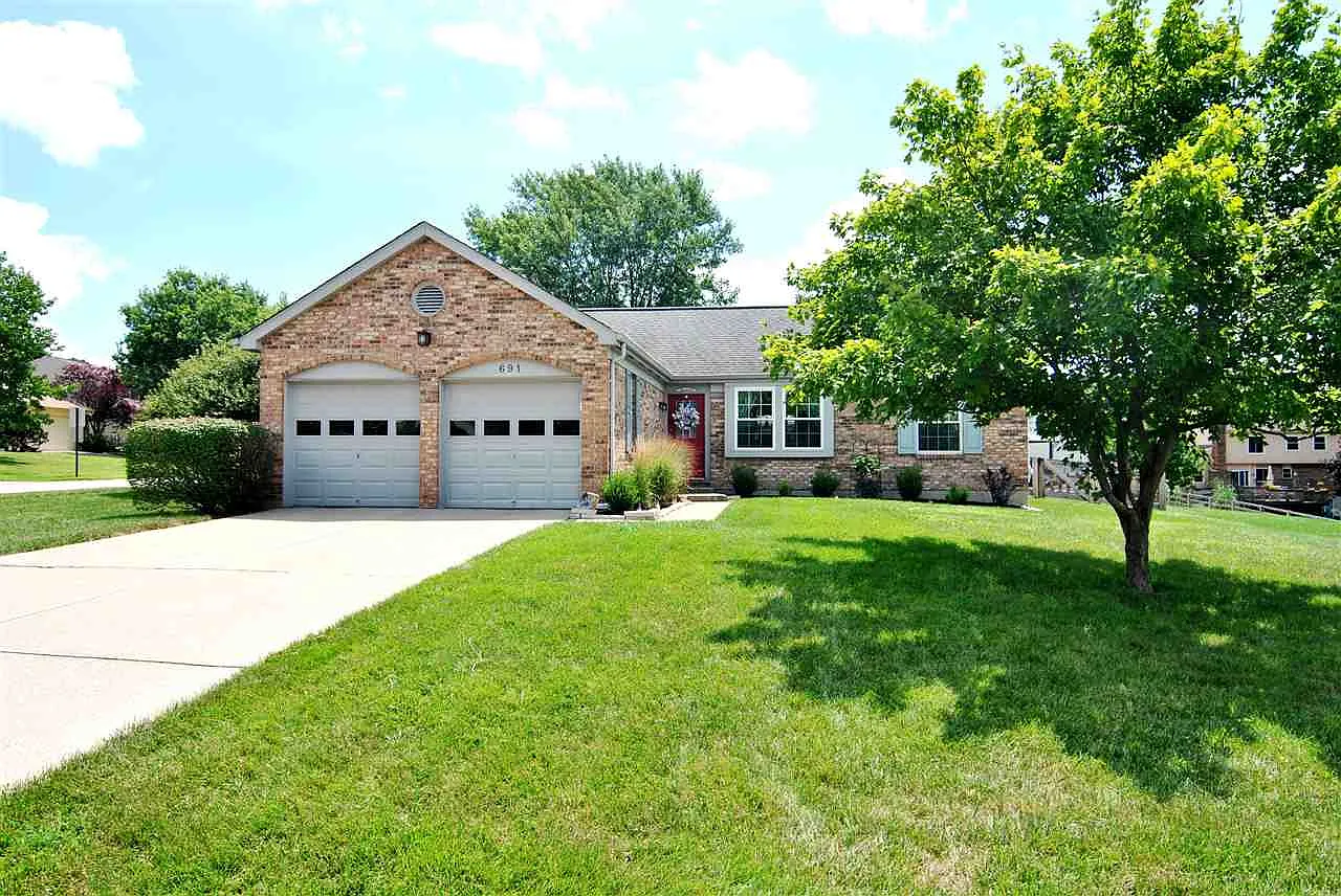 691 Arrowwood Cir photo 1