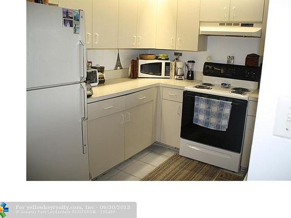 5th image of 13940 SW 91st Ter #13940