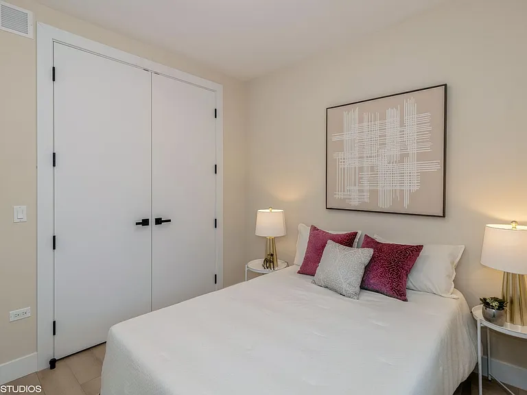 3043 W Irving Park Rd #502 — Photo 15