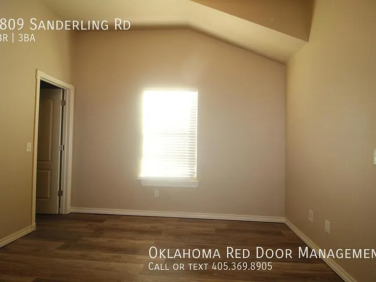 5809 Sanderling Rd — Photo 3