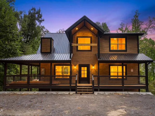 535 Forrest Springs Dr, Gatlinburg, TN 37738