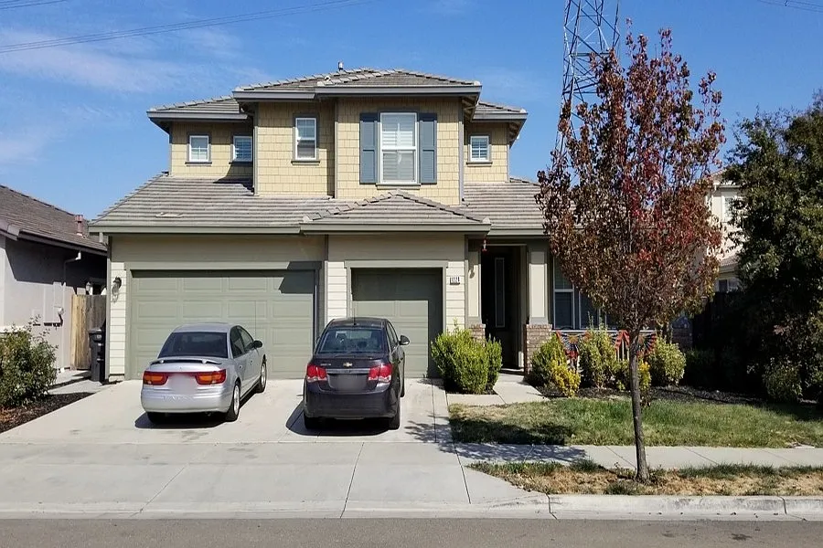 1224 Poplar Dr photo 1