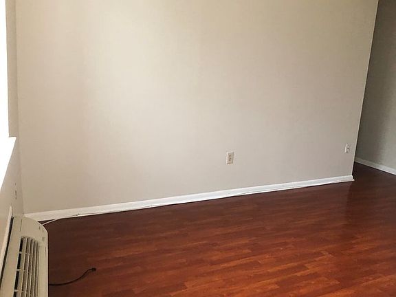 5th image of 5600 Germantown Ave APT 27