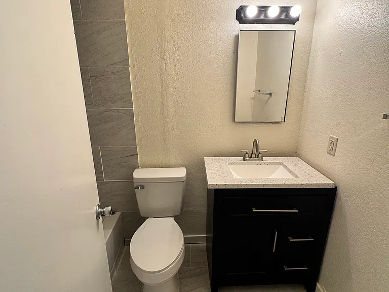 1770 W 25th Ln — Photo 9