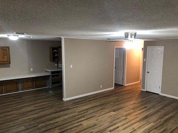 2nd image of 1527 E 48th St
