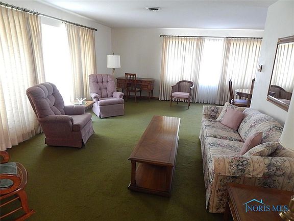 5th image of 615 Parkview St