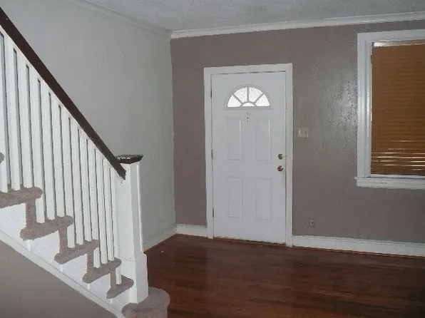 6735 Woolston Ave, Philadelphia, PA 19138