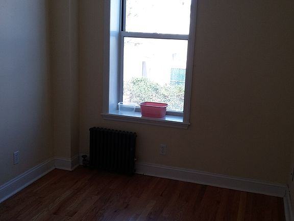 4th image of 4409 30th Ave #2R