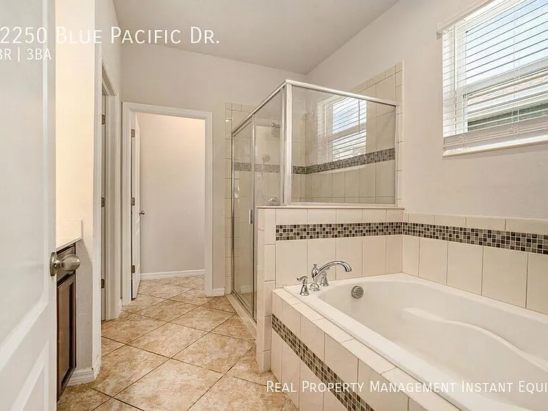12250 Blue Pacific Dr — Photo 2