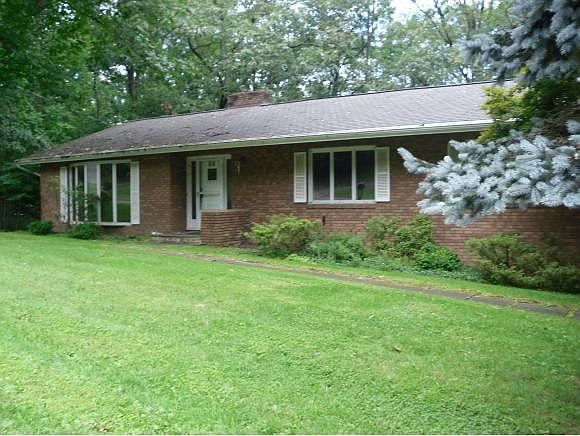 1st image of 38 Oakridge Dr
