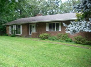 38 Oakridge Dr, Binghamton, NY 13903