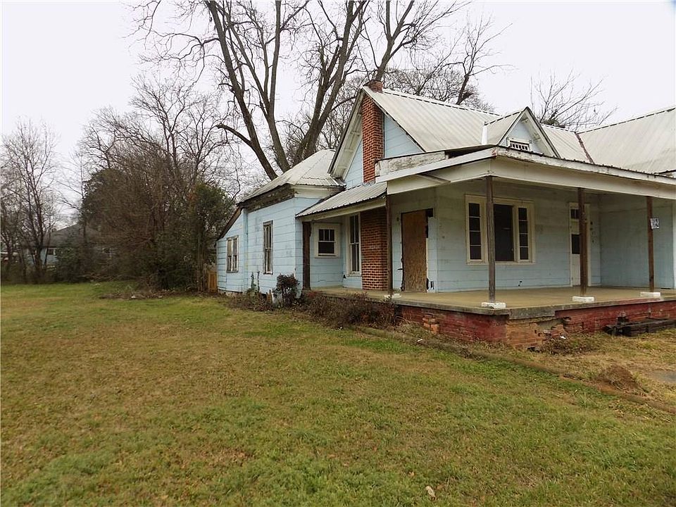 2nd image of 301 Stubbs St